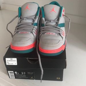 Nike Air Jordan Flight 23 GG size 6Y